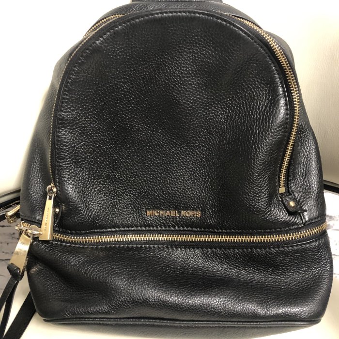 Lederreparatur an einer Tasche